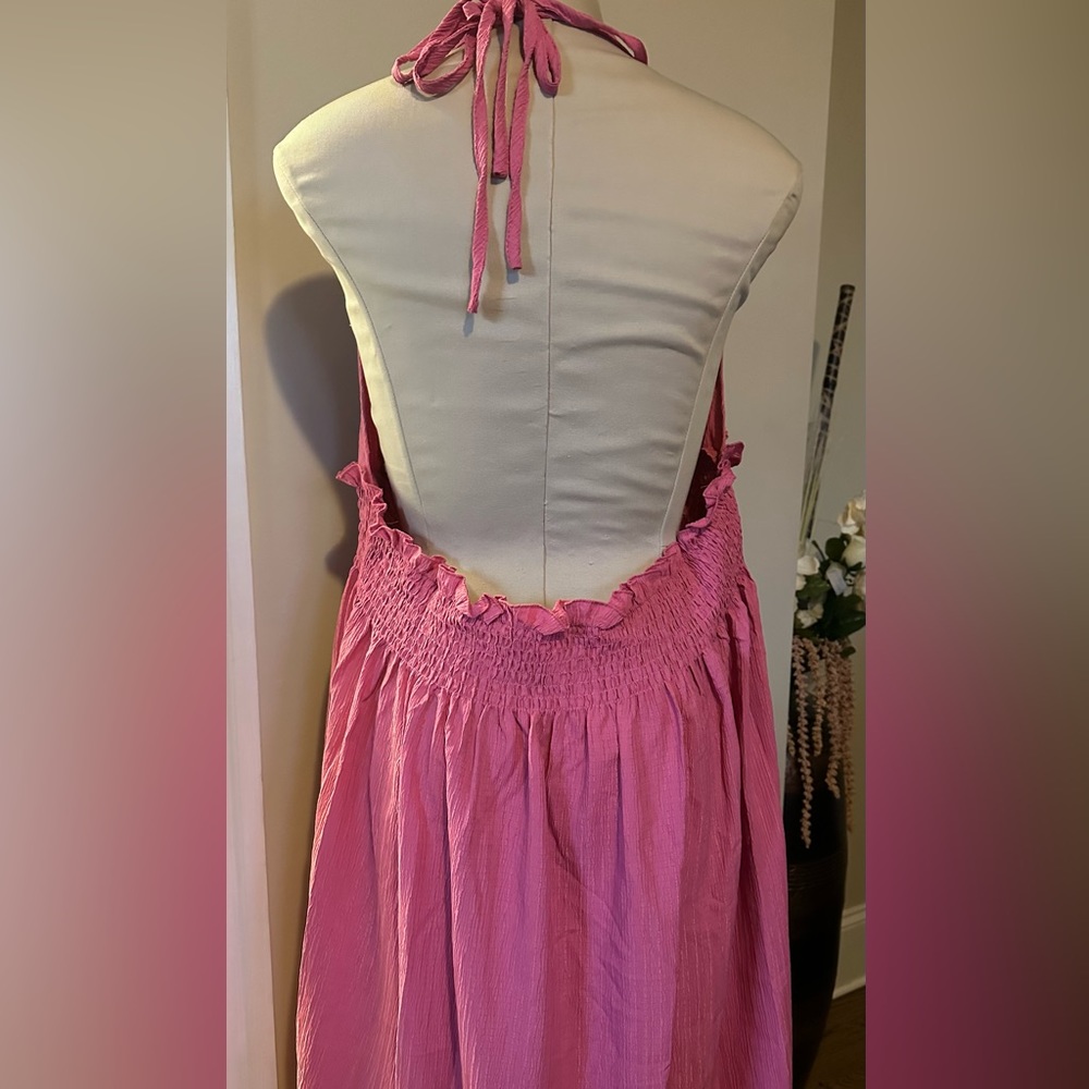 Pink Halter dress - Picture 4 of 4